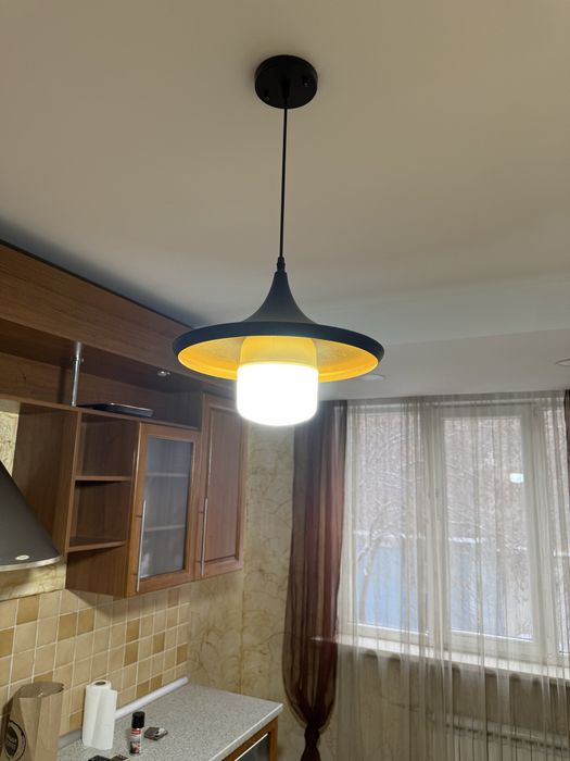 Однорожковая люстра-плафон