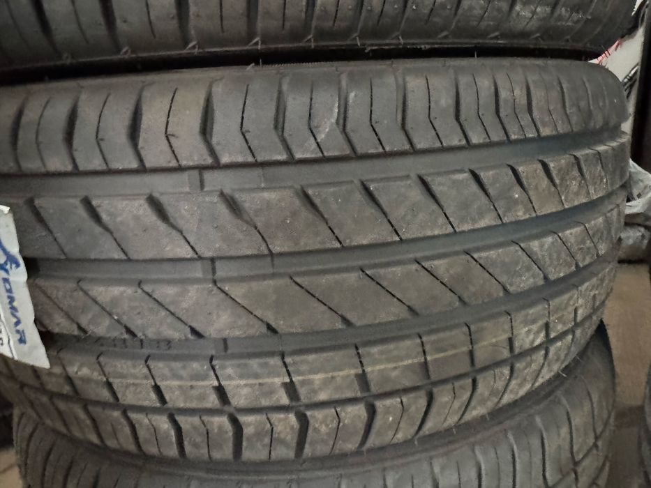 Шины новые 235/45 R18
