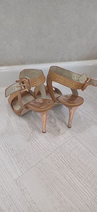 Женские туфли Италия