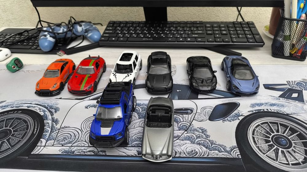 Игрушичние машинки