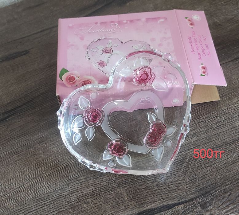 Продам креманки и рюмки.