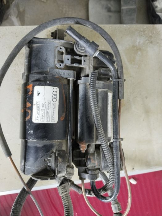 Компрессор пневмы Ауди А8 D3