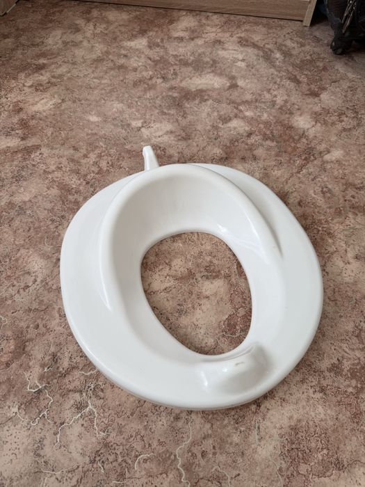 Деское сиденье на унитаз