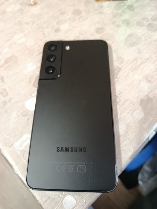 Продам телефон Самсунг с22 б/у в хорошем состоянии, батарея 95%,
