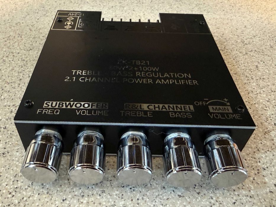 Amplificator 2.1-iesire activa de subwoofer-100 wati-produs nou !