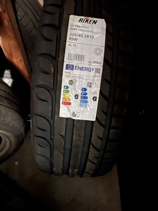 Летни гуми 225/40/18