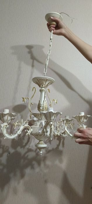 Люстра в идеальном состоянии