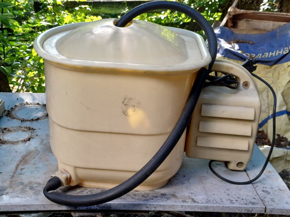 Продам стиральную машинку Малютка