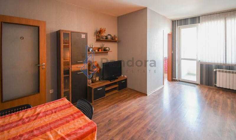 Двустаен апартамент под наем в Центъра