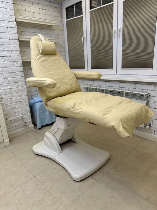 Кушетка косметологическая