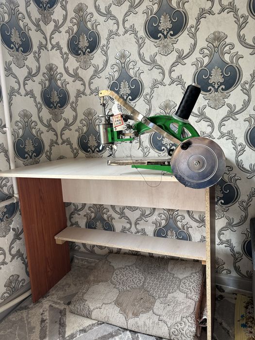 Tikuv mashinasi sotiladi | Продаётся машинка