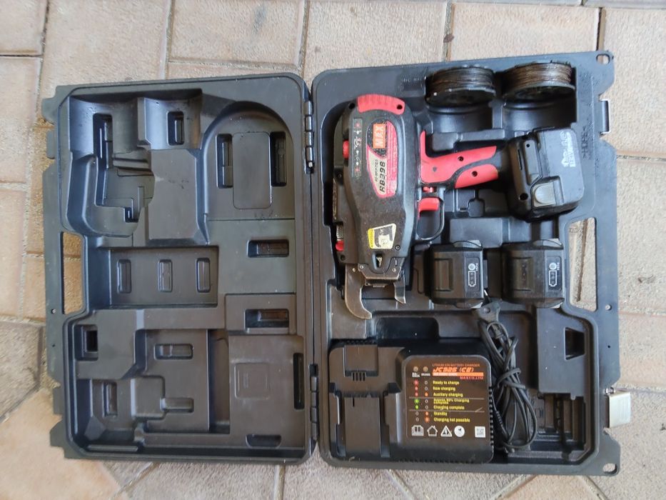 Pistol de legat fier beton MAX 398 că nou