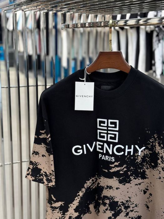 Tricou nou, mărimi disponibile