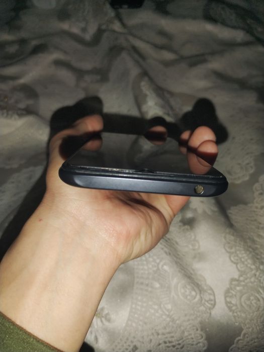 Продаётся телефон Redmi9A.128gb. Все работает норм.