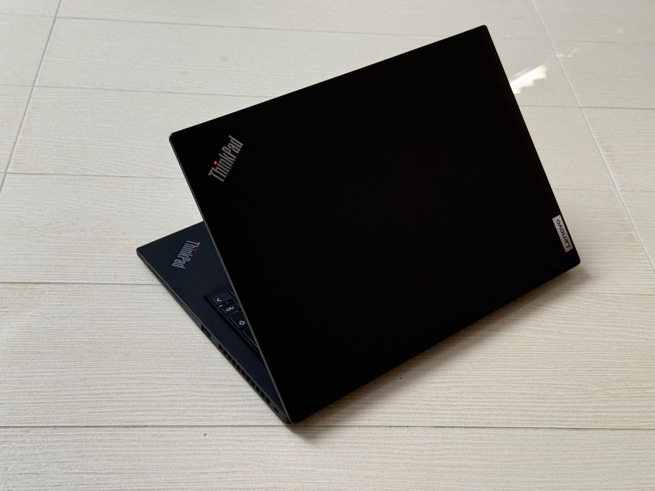 Като Нов 14'FHD+IPS Touchscreen/Ryzen 5 Pro-7540u/Lenovo Thinkpad T14s Gen4/16GB LPDDR5x/256GB SSD/Гаранция 30 Месеца