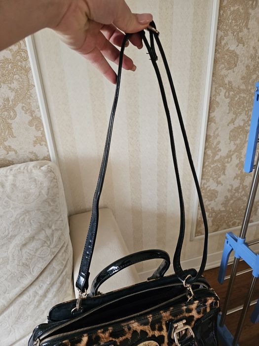 Сумку кожаную продам