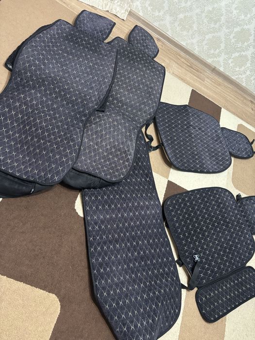 Продам комплек универсальный чехол