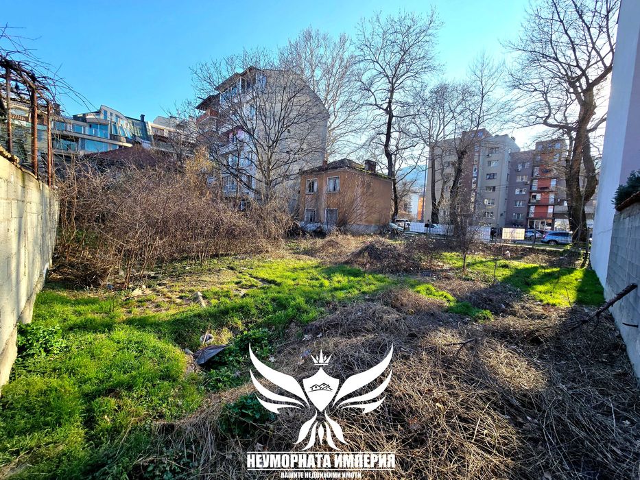 Под наем земя, парцел, паркинг 376кв.м. в Асеновград, първа линия