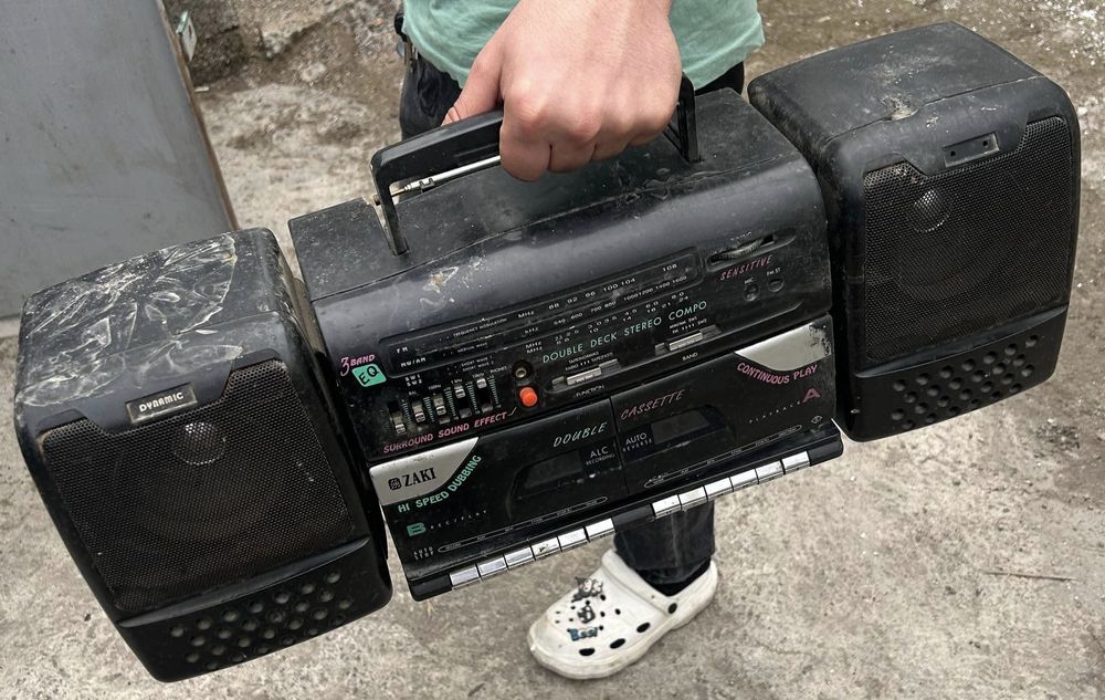 Винтажный магнитофон марки Zaki