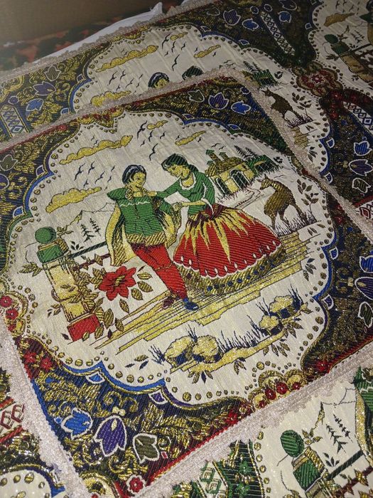 Индийский пакривал СССР даврида сотиб олишган. Сандикда сакланган