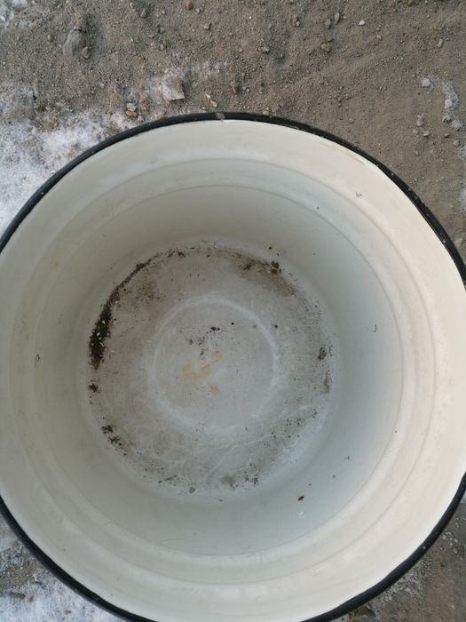 Продается кастрюля эмаллированная 10 литров