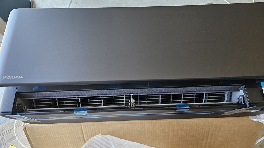 Инверторен климатик Daikin Stylish FTXA35 + RXM35A 12ка А+++ черен дизайнерски