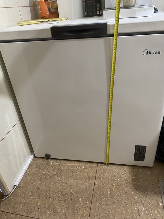 Lada frigorifica Midea