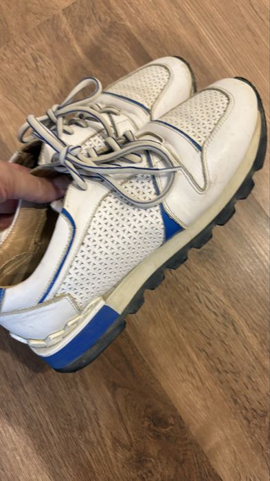 Кроссы женские бавер