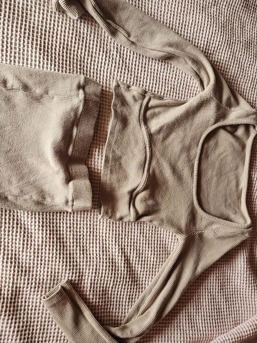 Дамски комплект от пола и блуза