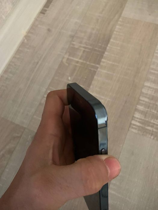 Iphone xr 13 pro korpusda.