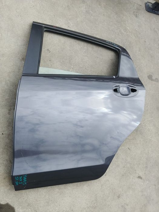 usa portiera stanga spate  toyota yaris 3 p13 2013
