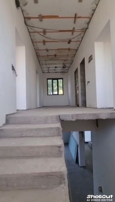 Продается 2х этажный дом коробка в центре Кибрая