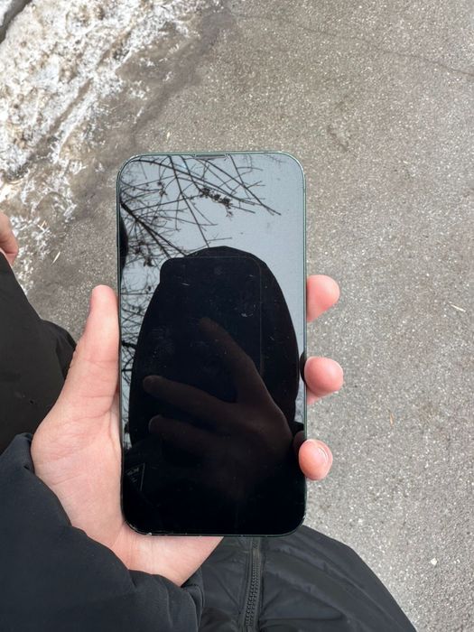 Айфон 13 в хорошем состоянии