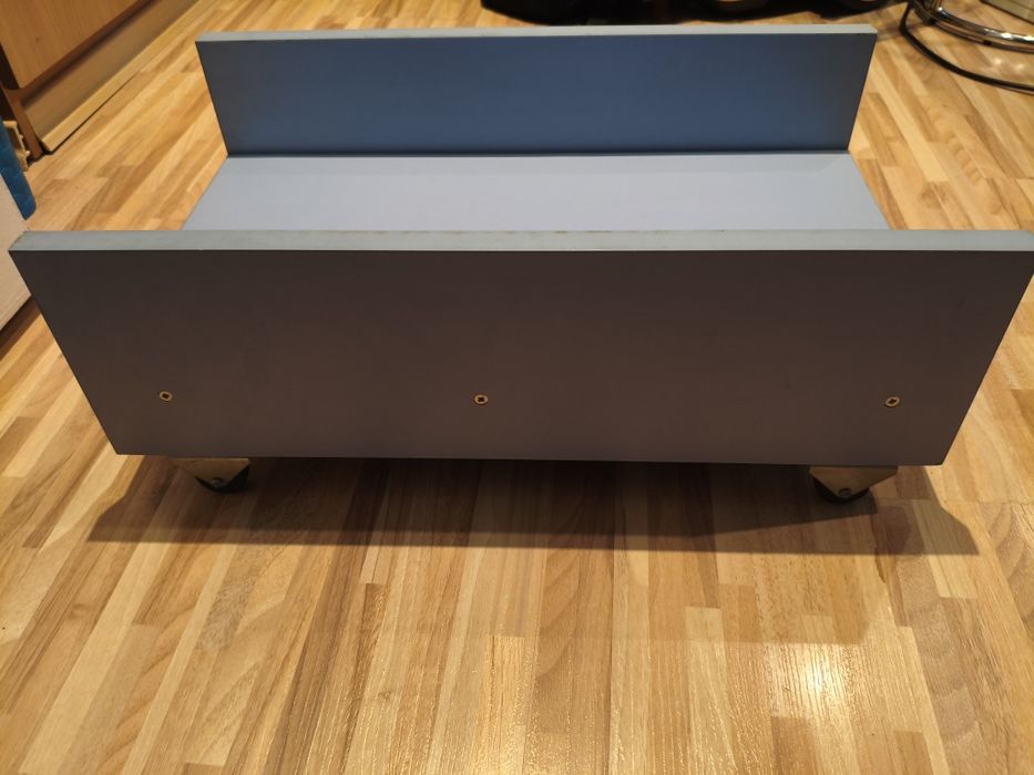 Дестко легло на два етажа, ъглов гардероб и бюро с поставка за компютъ