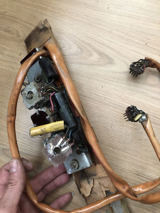 Подарявам потенциометри от телевизор Плиска.