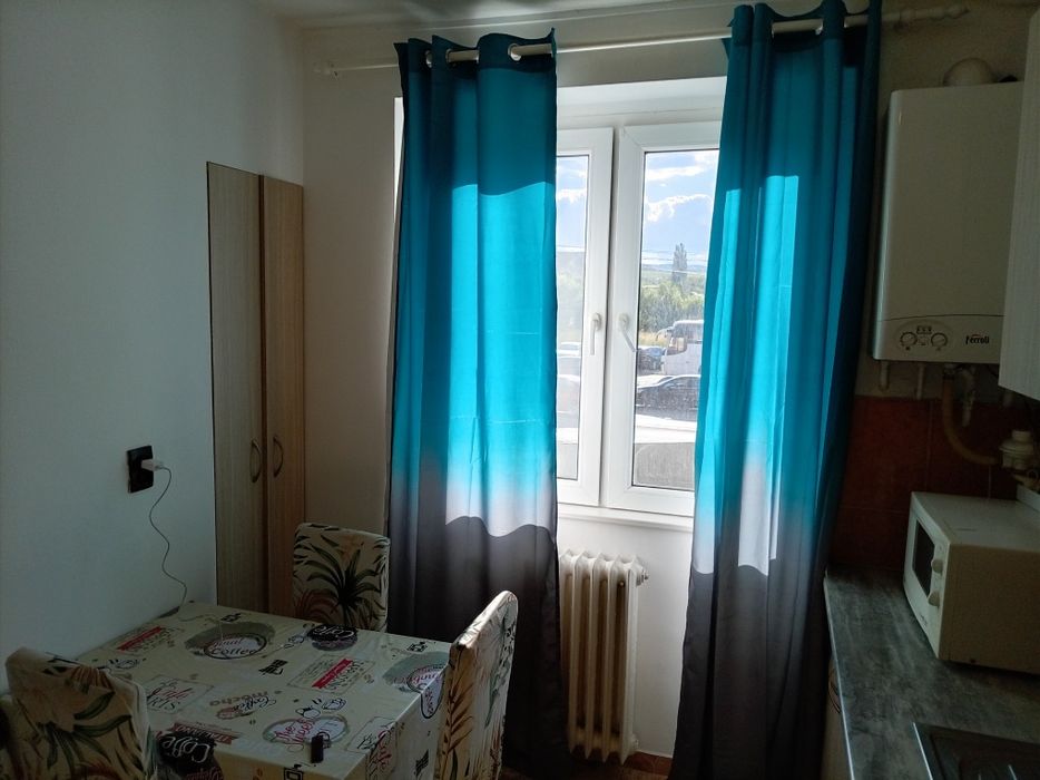 Închiriez apartament