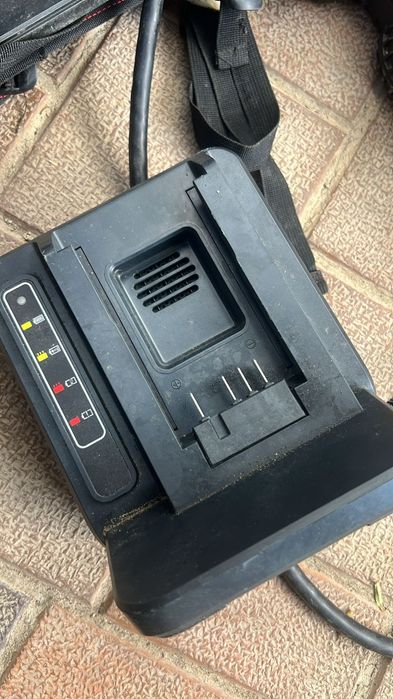 Ferăstrău  de gard viu  KRESS 60V MAX