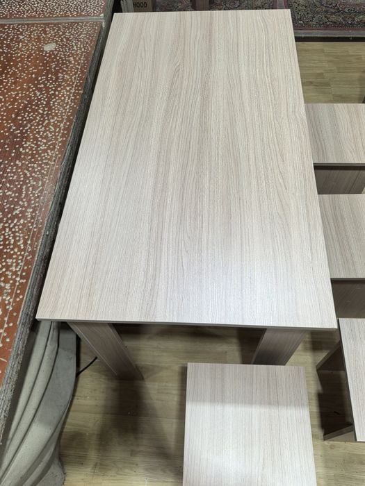 Стол кухонный для кухни