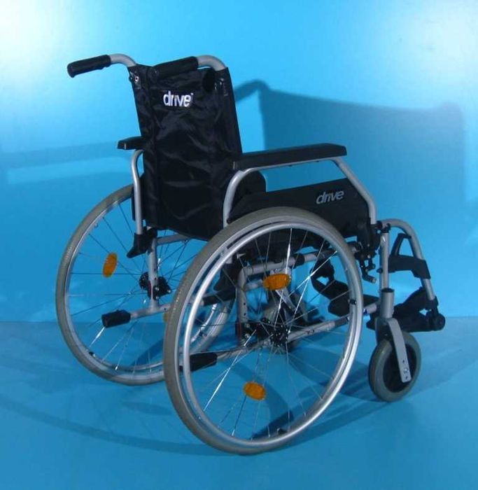 Scaun cu rotile pliabil din aluminiu Drive / latime sezut 42 cm
