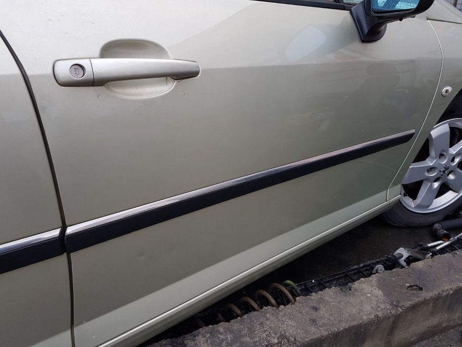 Usa / Portiera Dreapta Fata Peugeot 407 Break 2004 - 2010 Cod Culoare KCV