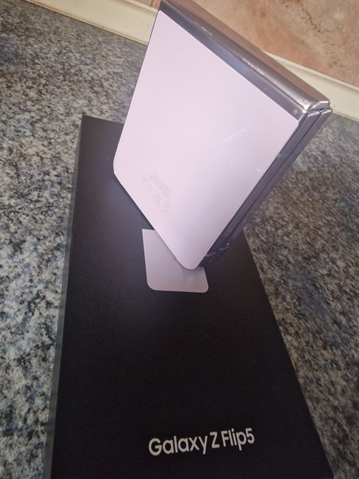 Samsung Galaxy Z Flip5