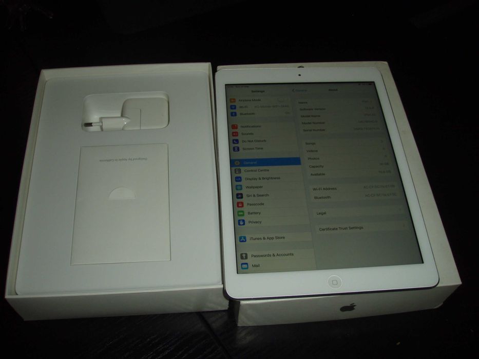 Tableta 9.7'' Ipad Air A1474, la cutie, in stare foarte buna