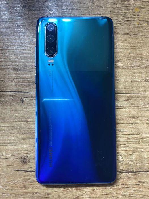 Huawei P30 Aurora 128 GB като нов