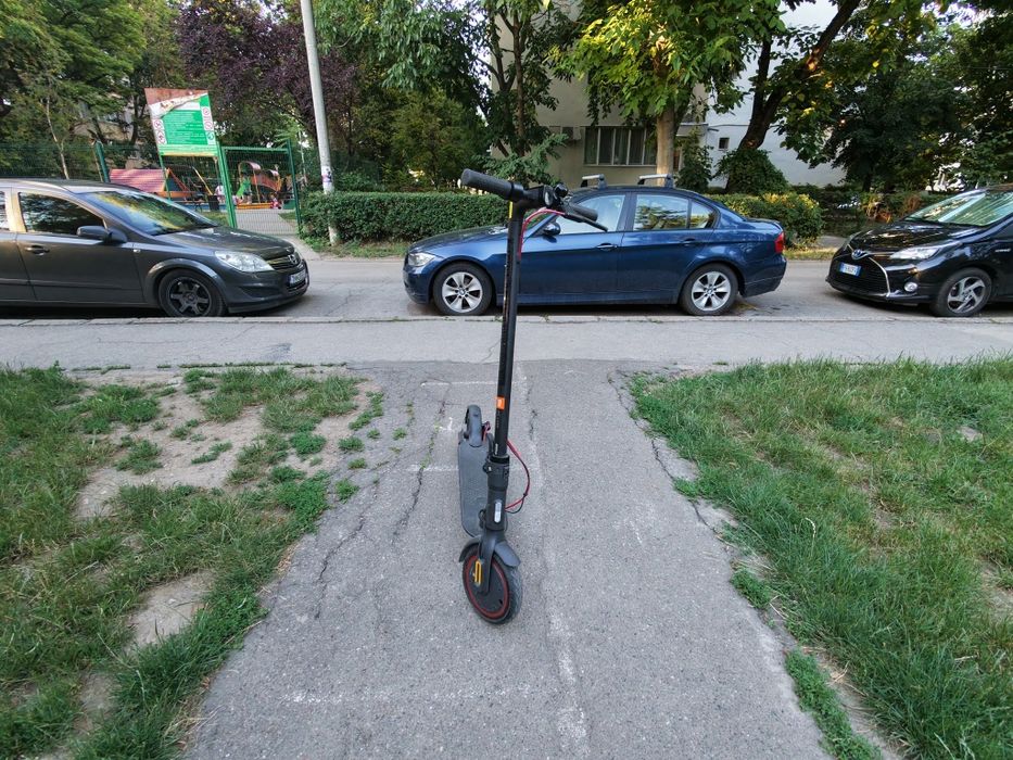 Trotinetă Electrică Xiaomi Mi Pro 2 – Autonomie 45km – Stare Bună