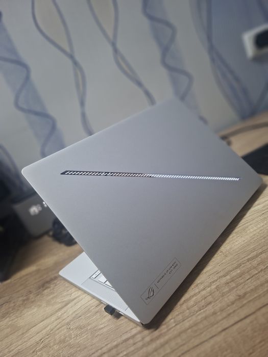Asus rog Zephyrus g14
