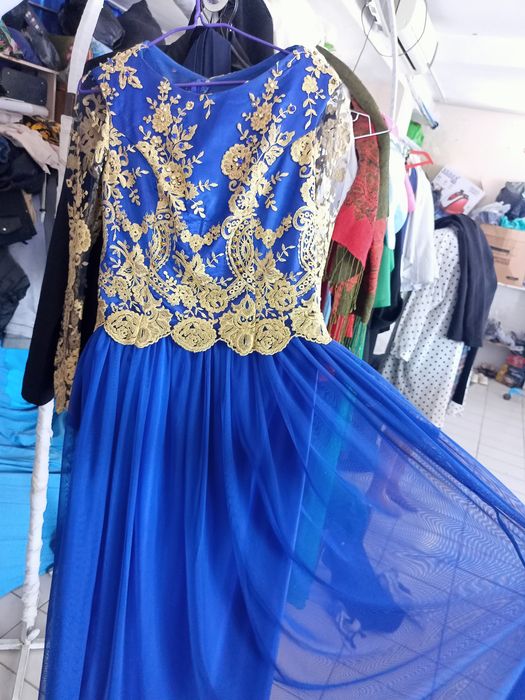 Вечерний платье.   Из гипюр и сетки