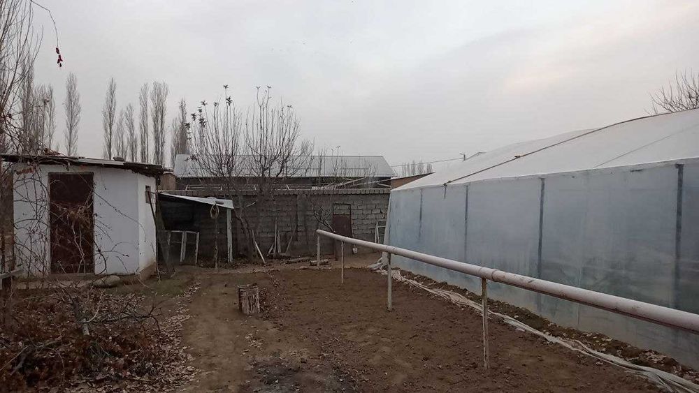 Уй сотилади 8 сотик