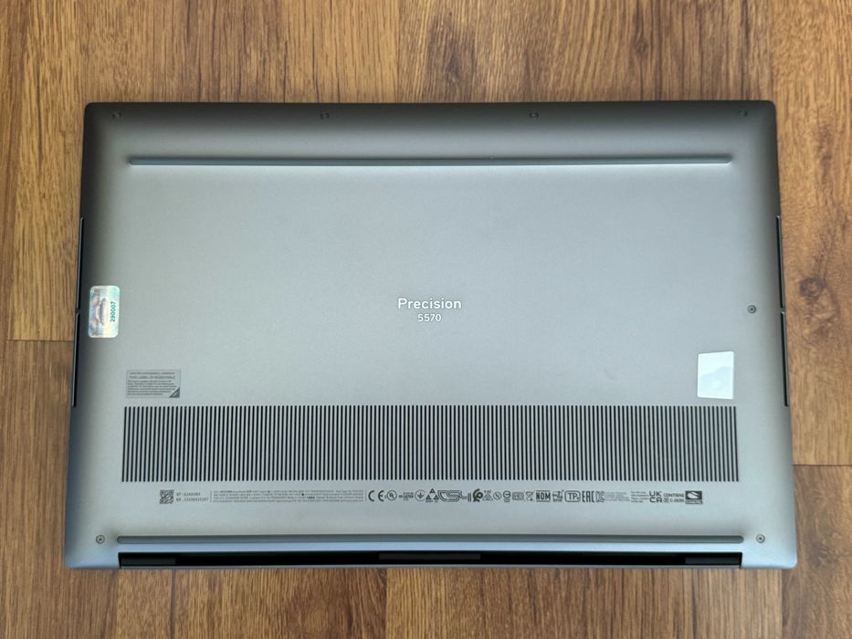 15.6' 4K UHD+ i7-12800H DELL Precision 5570 32GB DDR5/512GB/RTX A1000