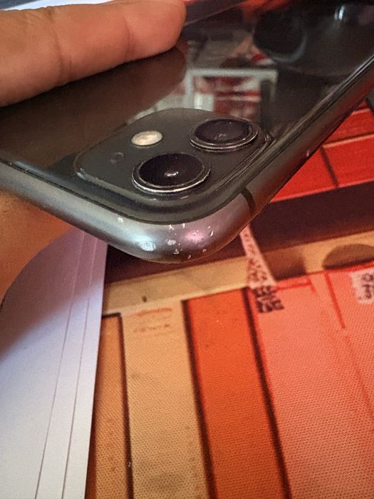 Продам IPhone 11 64gb