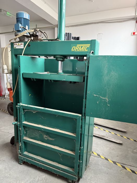 Presa 10t deseuri reciclabile